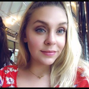 Meet your Posher, Gabriella